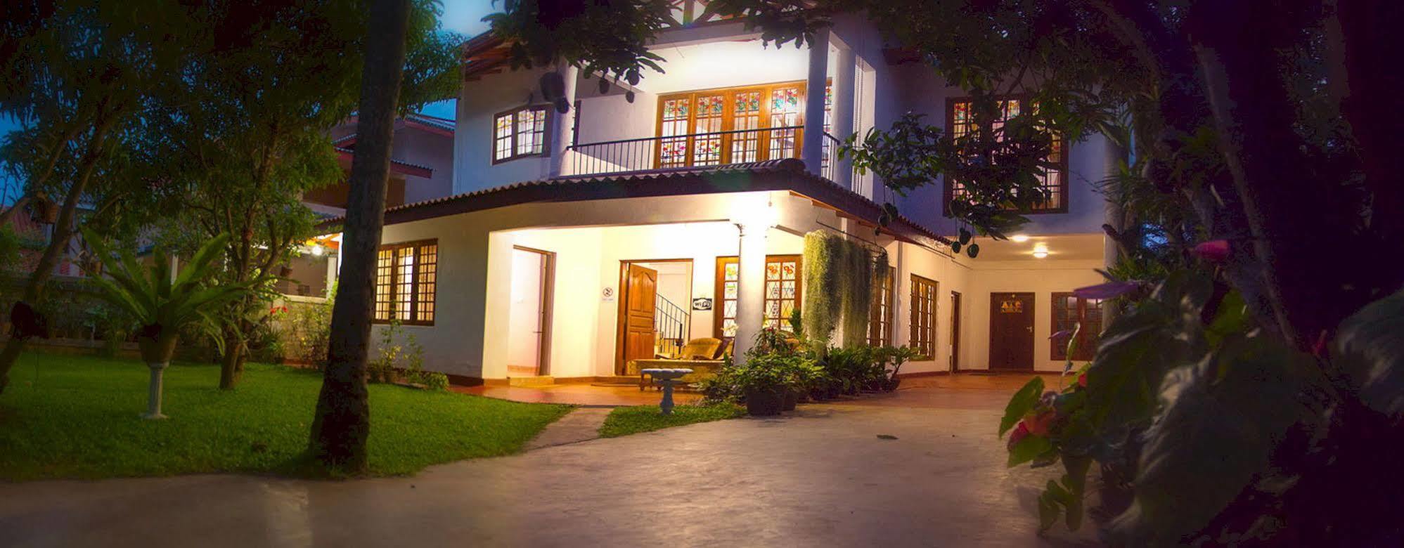 Villu Villa Anuradhapura Eksteriør billede